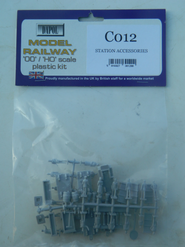 Dapol C012 OO Station Accessories Plastic Kit