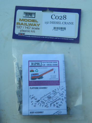 Dapol C028 OO 15t Diesel Crane Plastic Kit