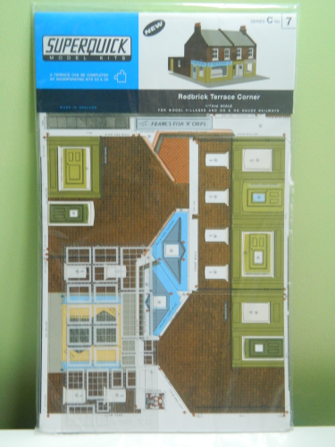 Superquick C7 OO Redbrick Terrace Corner Card Kit