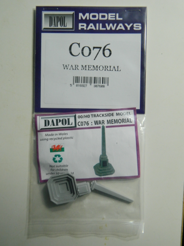 Dapol C076 OO War Memorial Plastic Kit