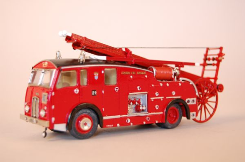 FBM47 1:48 Dennis F7 Pump Escape - London Fire Brigade - Built & Painted