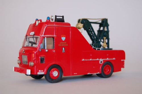 FBM25 1:48 1964 Dennis F107 Breakdown Lorry - London Fire Brigade - Built & Painted