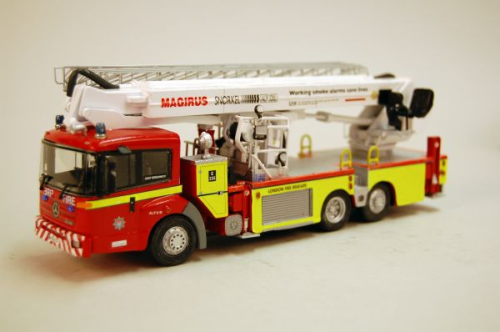 FBM95 1:48 Mercedes 'Econic' Aerial Ladder Platform - London Fire Brigade - Built & Painted
