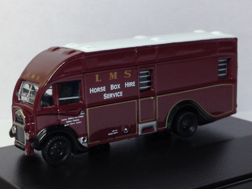 NAH005 N Gauge Albion Horsebox - LMS