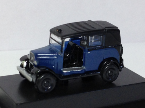 NAT002 N Gauge Austin Low Loader Taxi - Oxford Blue