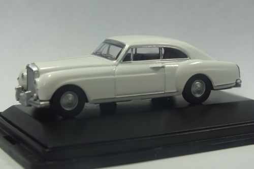76BCF003 1:76 / OO Bentley S1 Continental Fastback - Olympic White