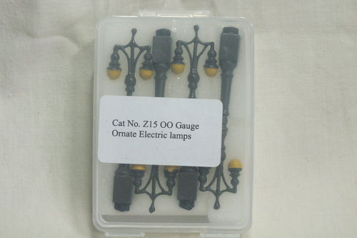 Z15 1:76/OO Ornate Double Headed Electric Lamp (x4) Painted