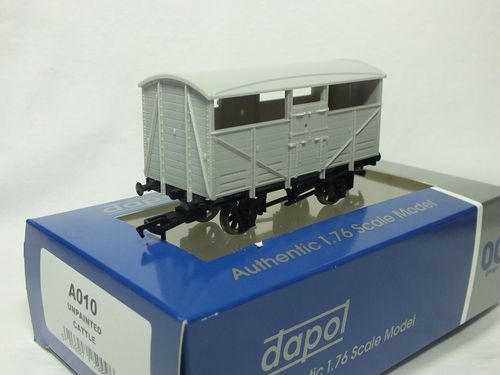 A010 OO Unpainted Cattle Wagon